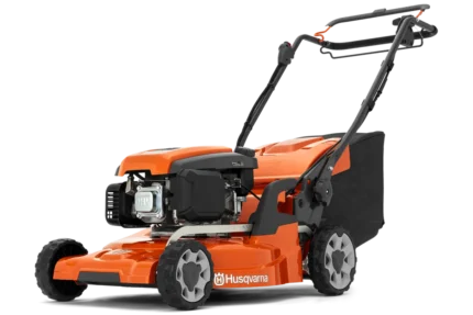 Seitenansicht eines Husqvarna Rasenmähers mit sichtbarem Motor und Grasfangsack.