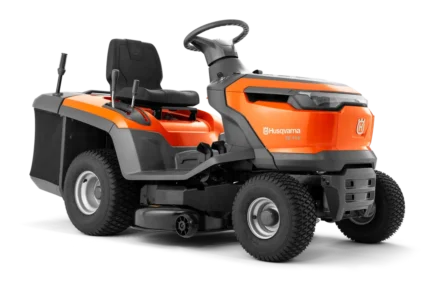 Seitenansicht eines Husqvarna Aufsitzrasenmähers mit sichtbarem Lenkrad und Sitz.