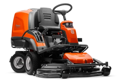 Frontansicht eines kommerziellen Husqvarna Frontmähers mit Mähdeck.