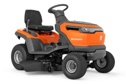 Seitenansicht eines Husqvarna Aufsitzrasenmähers mit sichtbarem Mähdeck.