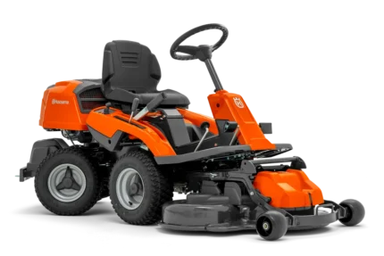 Frontansicht eines kommerziellen Husqvarna Frontmähers mit Mähdeck.