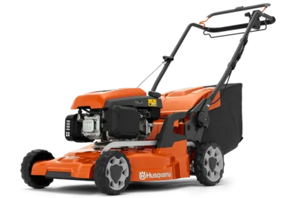 Seitenansicht eines Husqvarna Rasenmähers mit Grasfangsack.