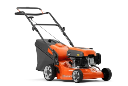Seitenansicht eines Husqvarna Rasenmähers mit Grasfangsack.