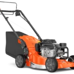 Seitenansicht eines Husqvarna Rasenmähers mit sichtbarem Motor und Handgriff.