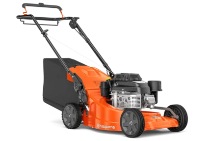 Seitenansicht eines Husqvarna Rasenmähers mit Grasfangsack.
