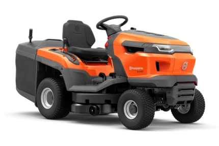 Seitenansicht eines Husqvarna Aufsitzmähers mit Mähdeck.